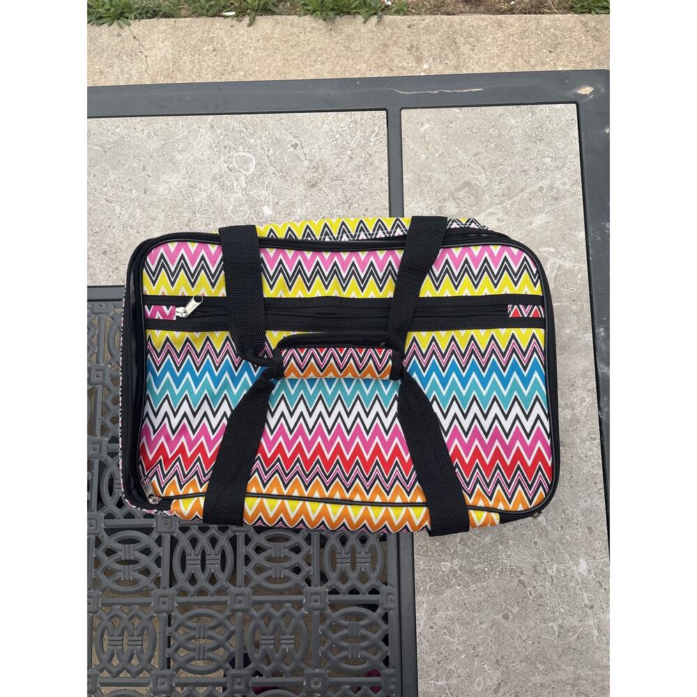 Casserole transport, insulated bag with rainbow, zigzag design